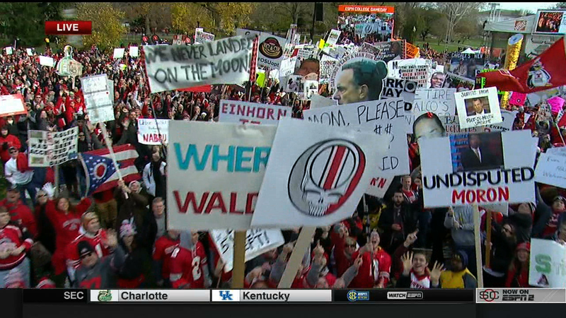 Illustration for article titled Deez Nuts: Your Ohio State College GameDay Sign Roundup